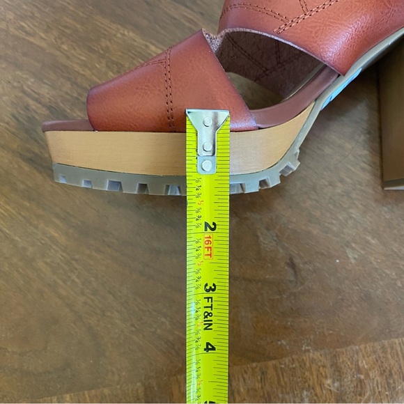 New Chunky Heel Sandel 9.5 Stacked Block Cognac Brown Strap Comfort Retro - Picture 9 of 11